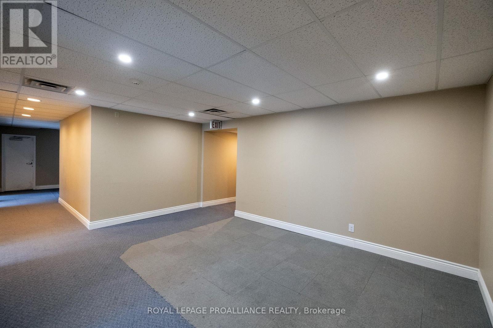B - 354 Pinnacle Street, Belleville, Ontario  K8N 3B4 - Photo 12 - X12333063