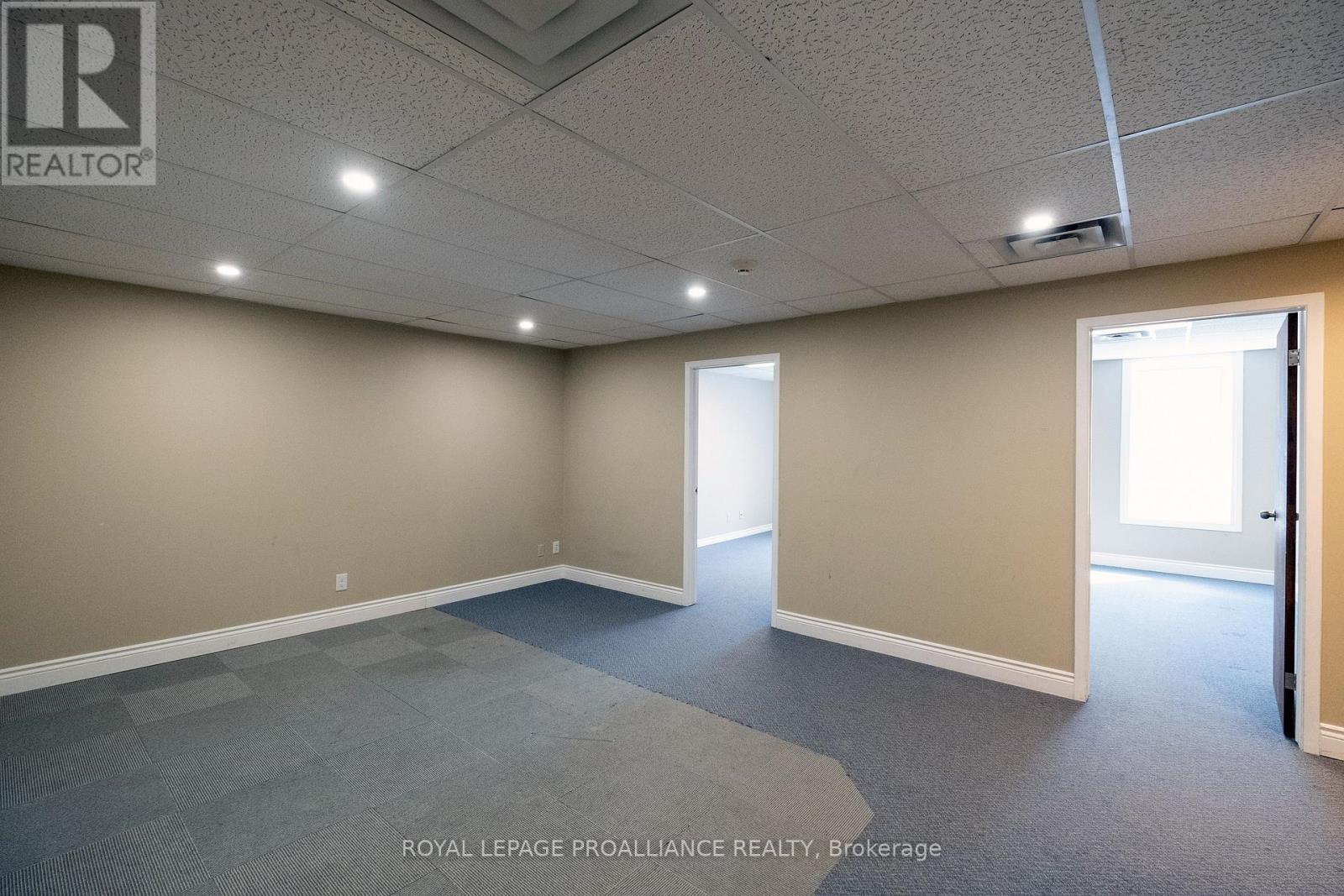 B - 354 Pinnacle Street, Belleville, Ontario  K8N 3B4 - Photo 13 - X12333063