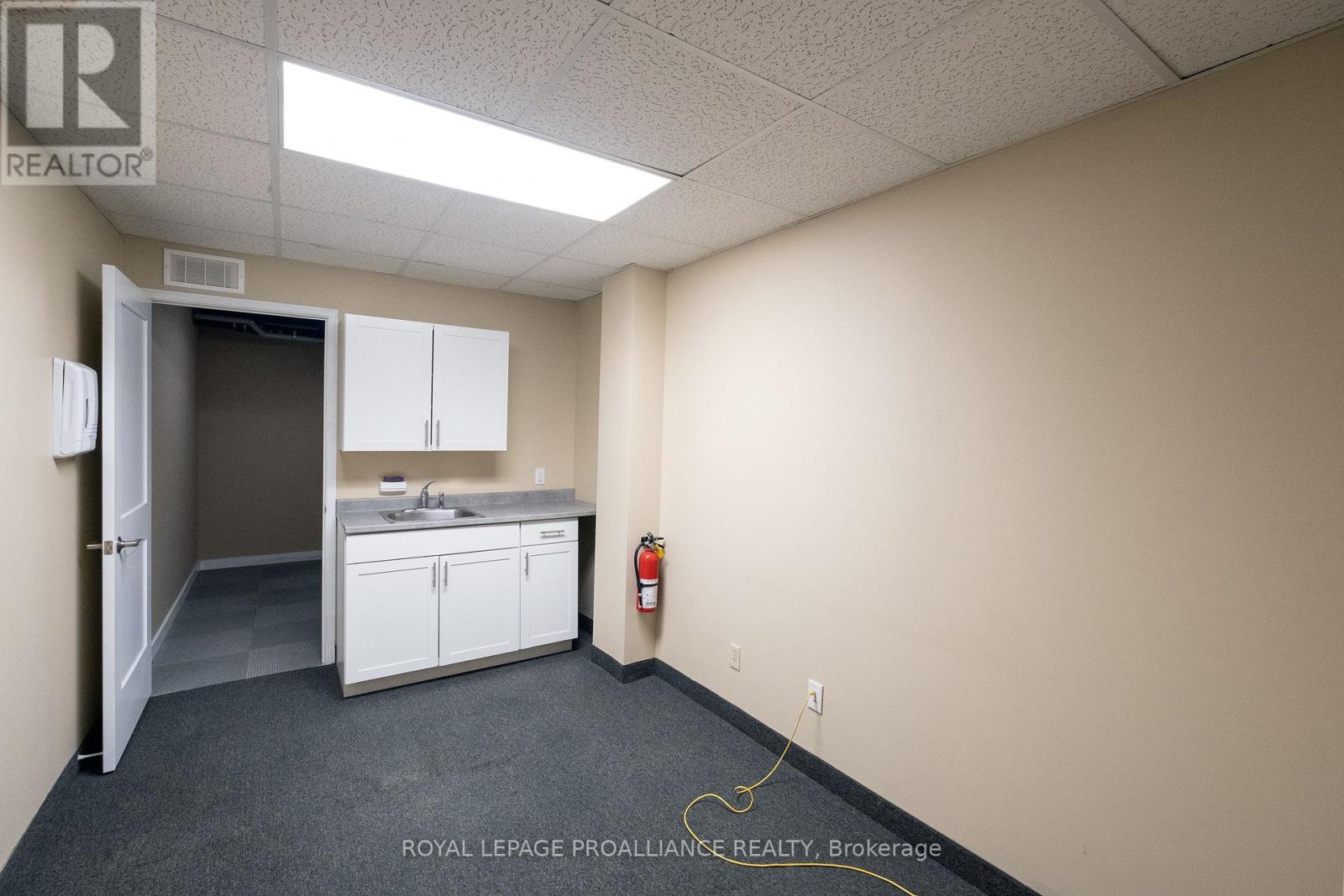 B - 354 Pinnacle Street, Belleville, Ontario  K8N 3B4 - Photo 15 - X12333063