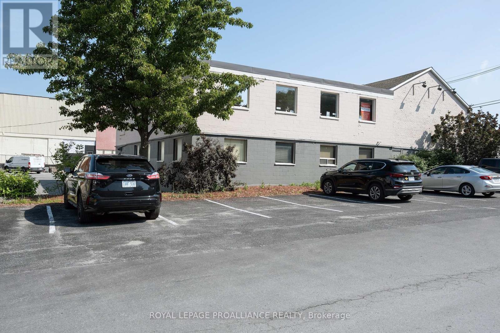 B - 354 Pinnacle Street, Belleville, Ontario  K8N 3B4 - Photo 21 - X12333063