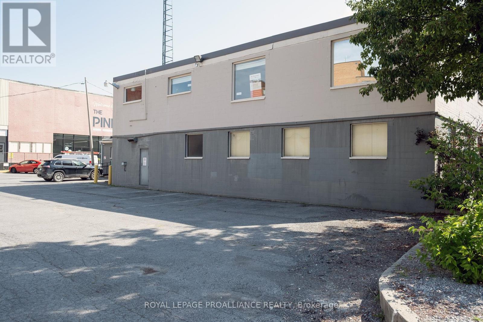 B - 354 Pinnacle Street, Belleville, Ontario  K8N 3B4 - Photo 23 - X12333063