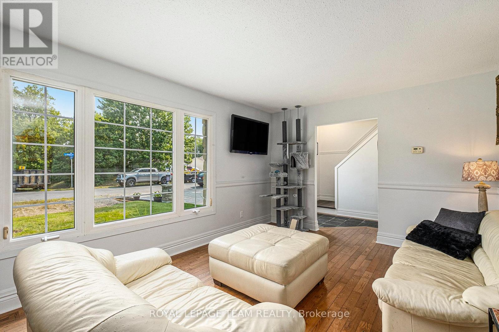 32 Butterwick Street, Ottawa, Ontario  K0A 3P0 - Photo 3 - X12332982
