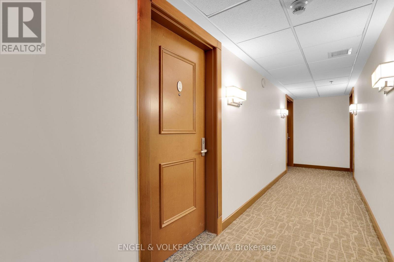 202 - 195 Besserer Street, Ottawa, Ontario  K1N 0B6 - Photo 5 - X12333034