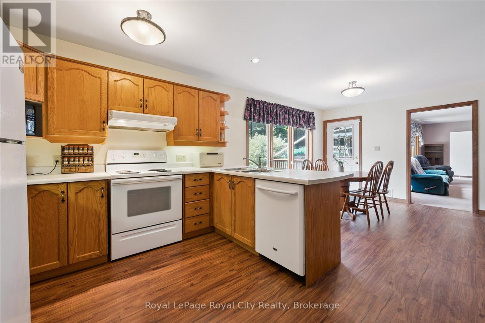69 Nottingham Street, Guelph, Ontario  N1H 3M9 - Photo 10 - X12330561
