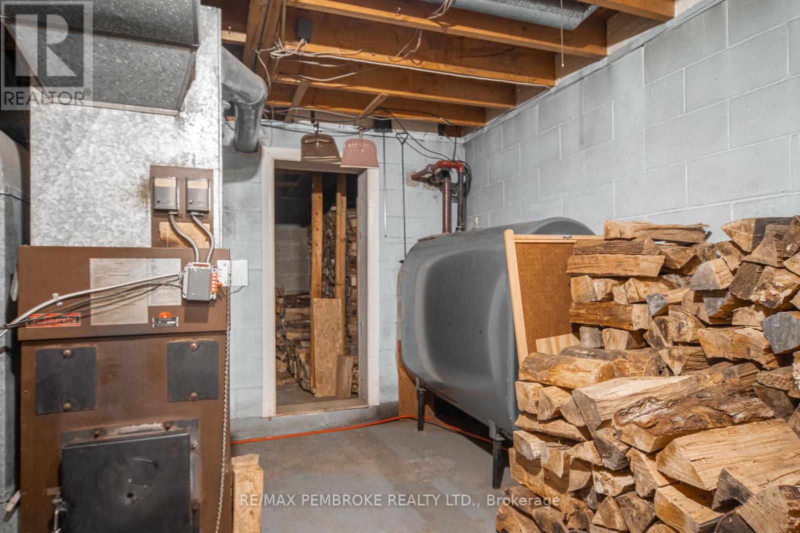 187 Sandy Beach Road, Laurentian Valley, Ontario  K8A 6W8 - Photo 23 - X12333052