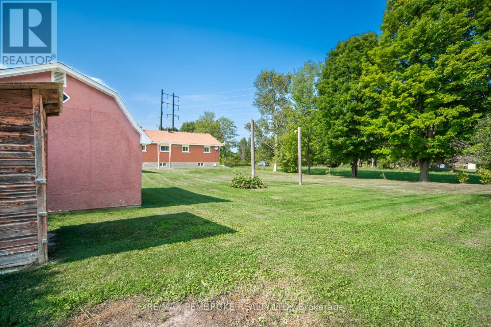 187 Sandy Beach Road, Laurentian Valley, Ontario  K8A 6W8 - Photo 29 - X12333052