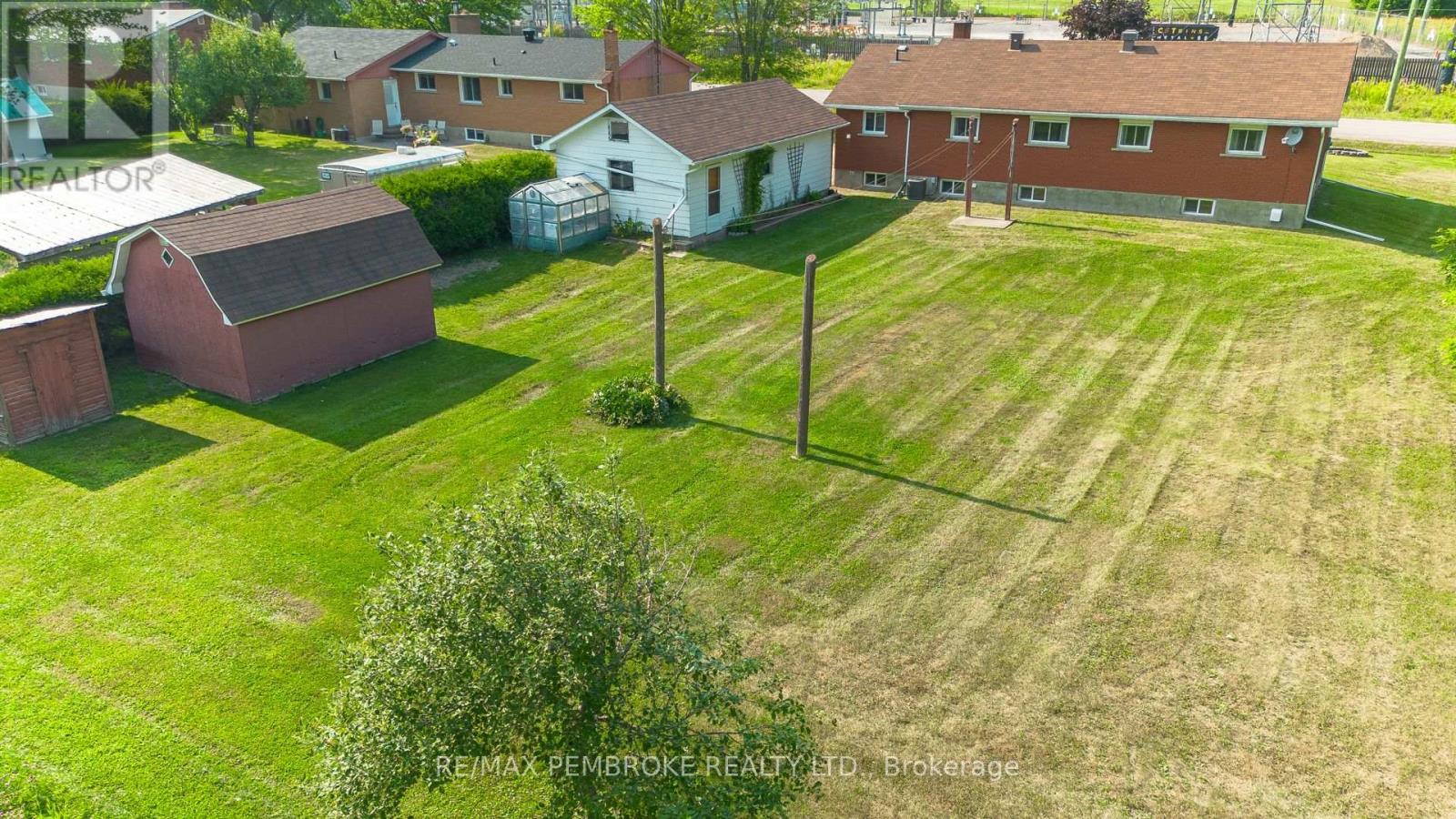 187 Sandy Beach Road, Laurentian Valley, Ontario  K8A 6W8 - Photo 34 - X12333052