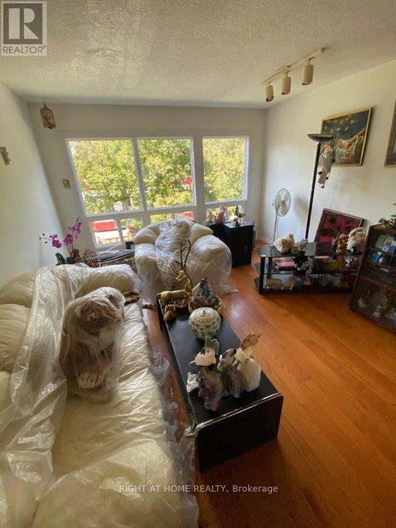 Property at 5 - 1209 QUEEN STREET E image 5