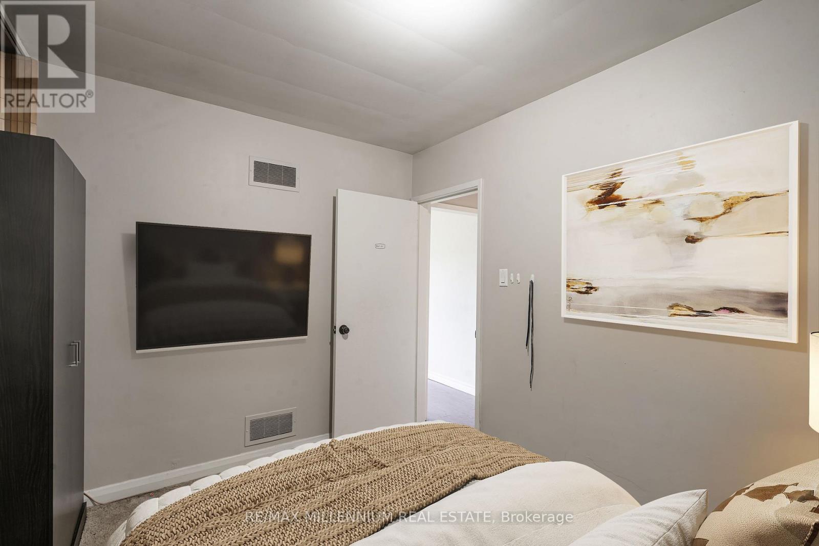 348 Winnipeg Boulevard, London East, Ontario  N5W 4V2 - Photo 10 - X12315990