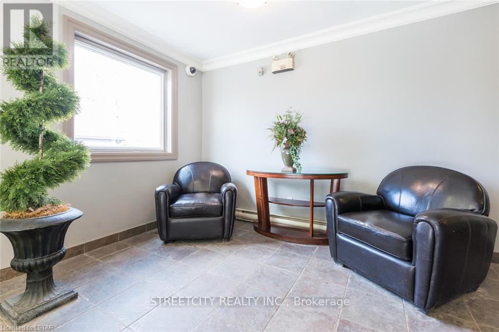 104 - 570 William Street, London East, Ontario  N6B 3E9 - Photo 6 - X12333102