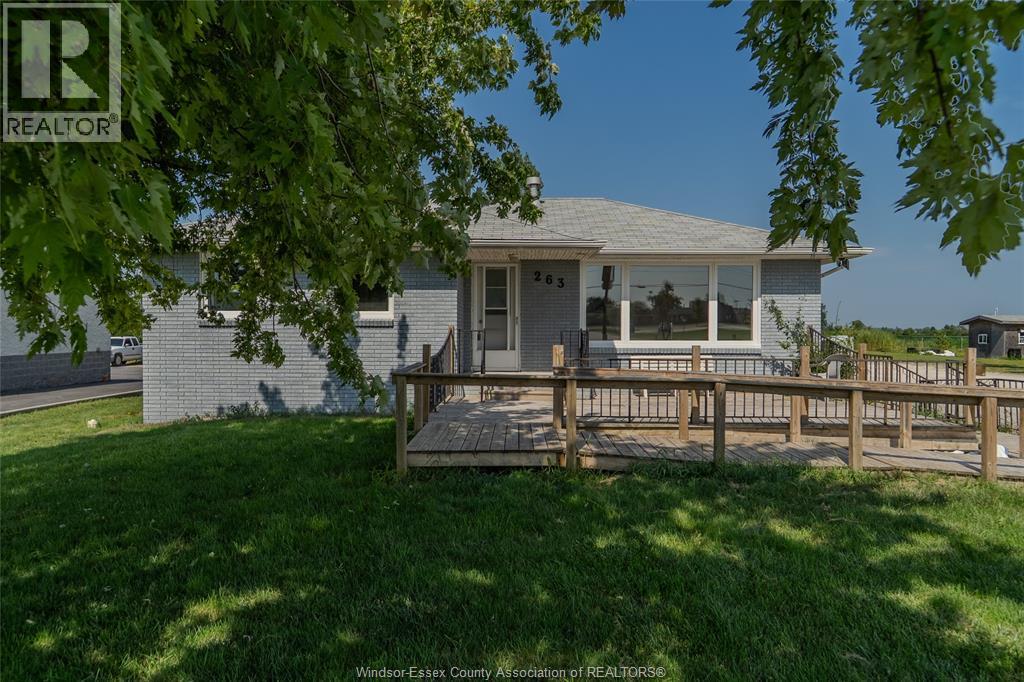 263 Talbot Street North, Essex, Ontario  N8M 2E2 - Photo 3 - 25015686