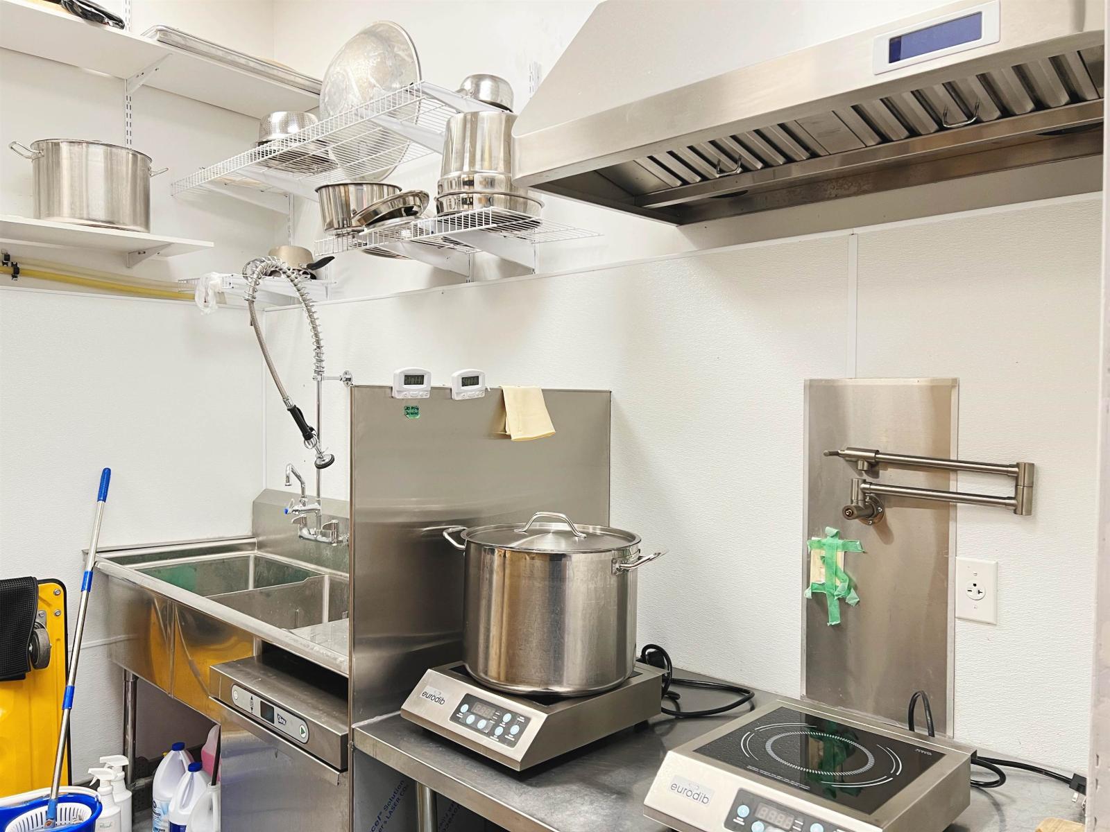 5 3000-10153 King George Boulevard, Surrey, British Columbia  V3T 2W1 - Photo 3 - C8071290