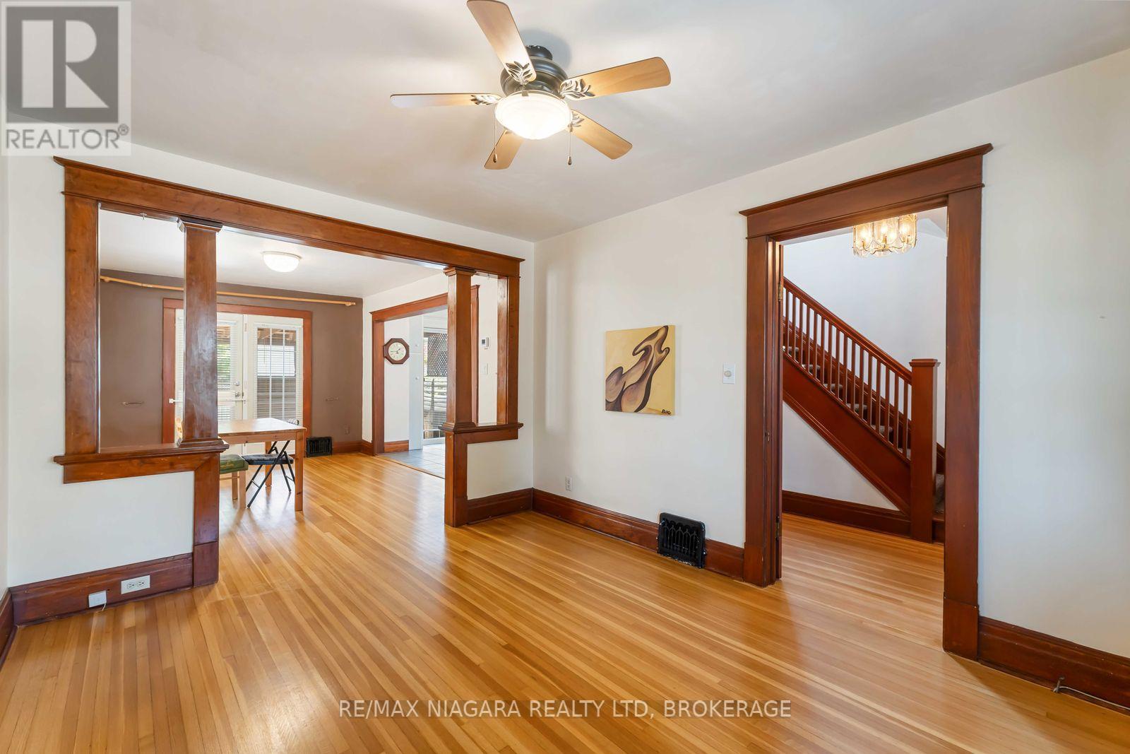 8 Russell Avenue, St. Catharines, Ontario  L2R 1T9 - Photo 12 - X12332991