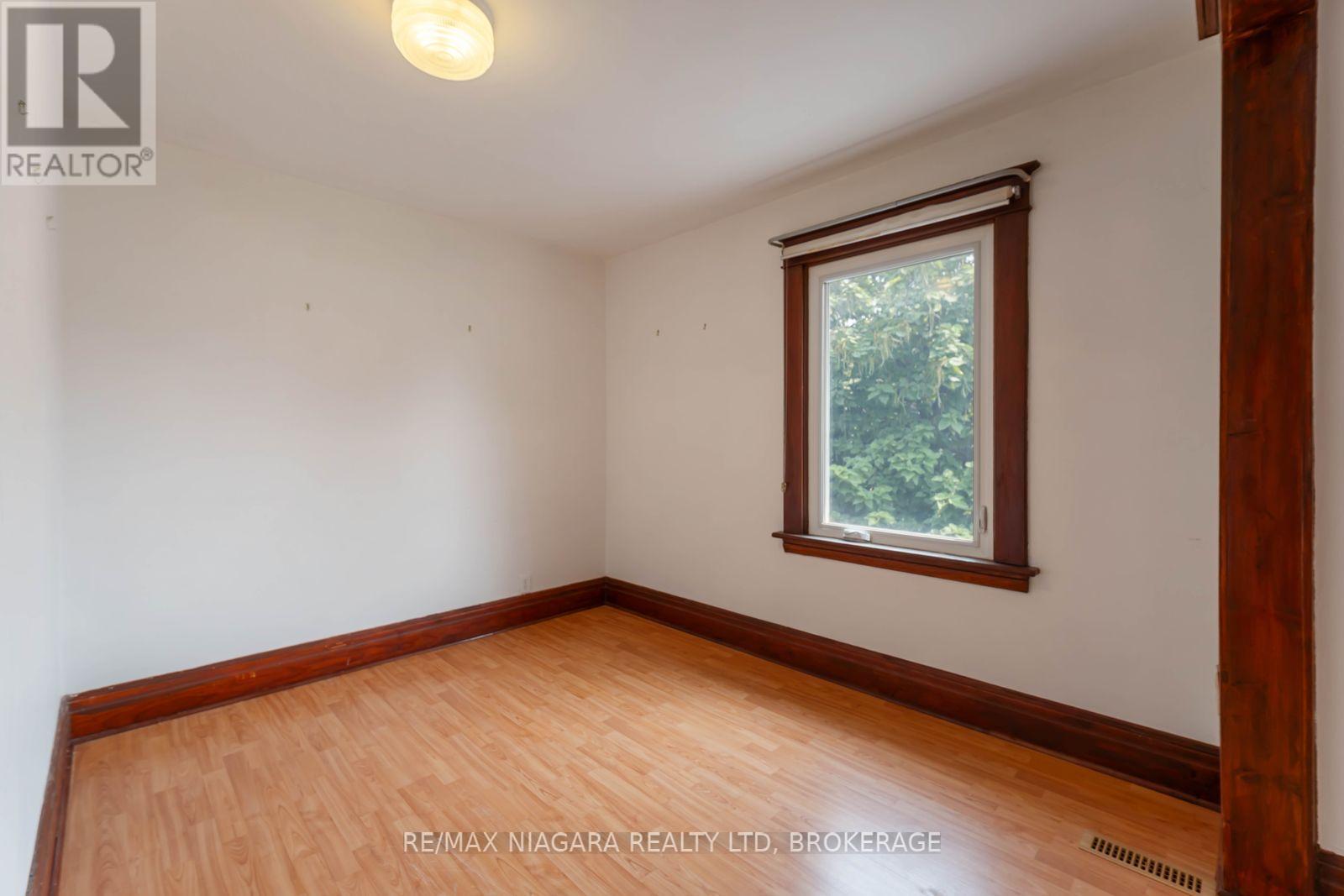 8 Russell Avenue, St. Catharines, Ontario  L2R 1T9 - Photo 29 - X12332991
