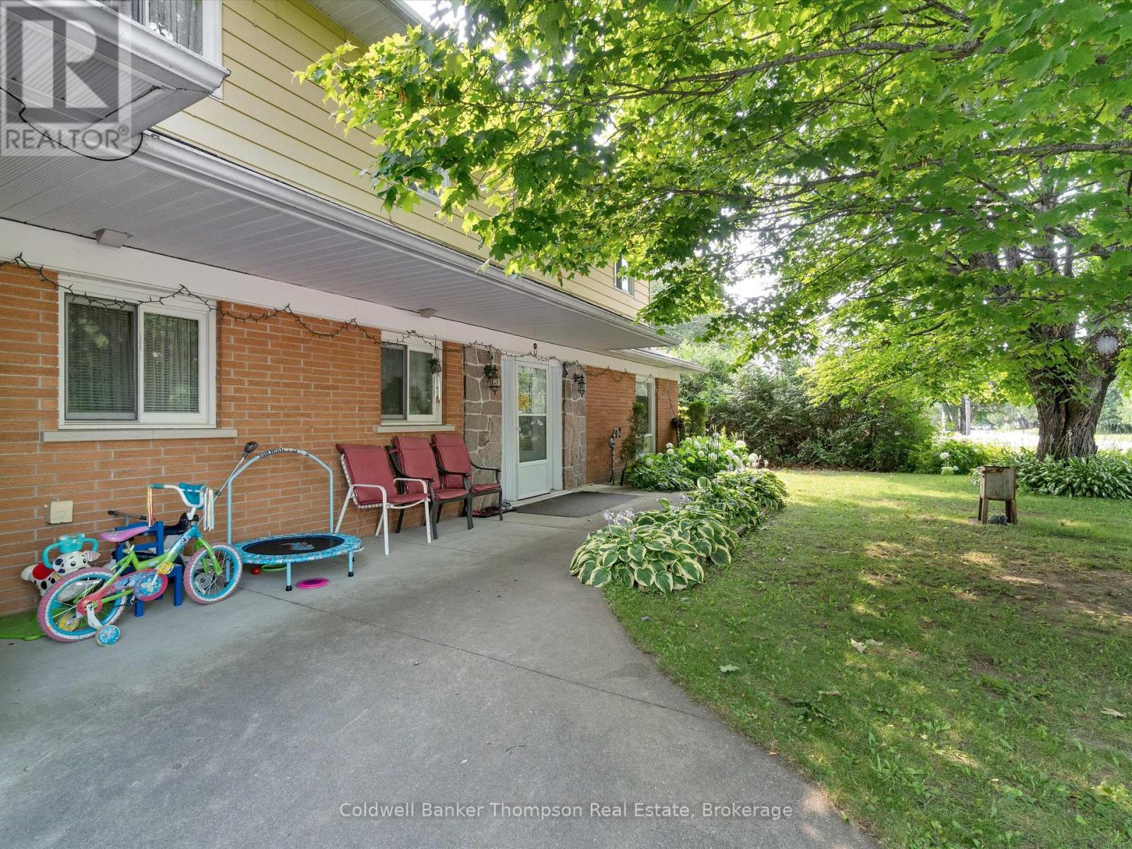 156 Centre Street, Burk's Falls, Ontario  P0A 1C0 - Photo 33 - X12332973