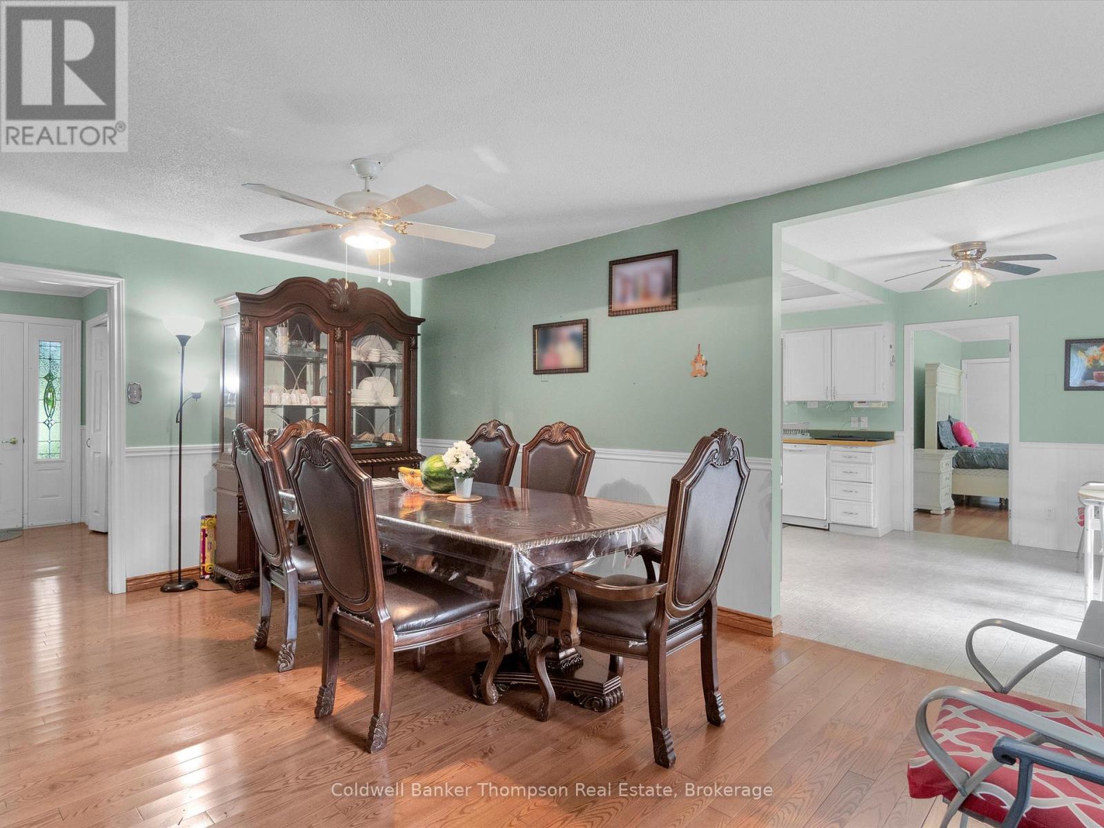 156 Centre Street, Burk's Falls, Ontario  P0A 1C0 - Photo 4 - X12332973