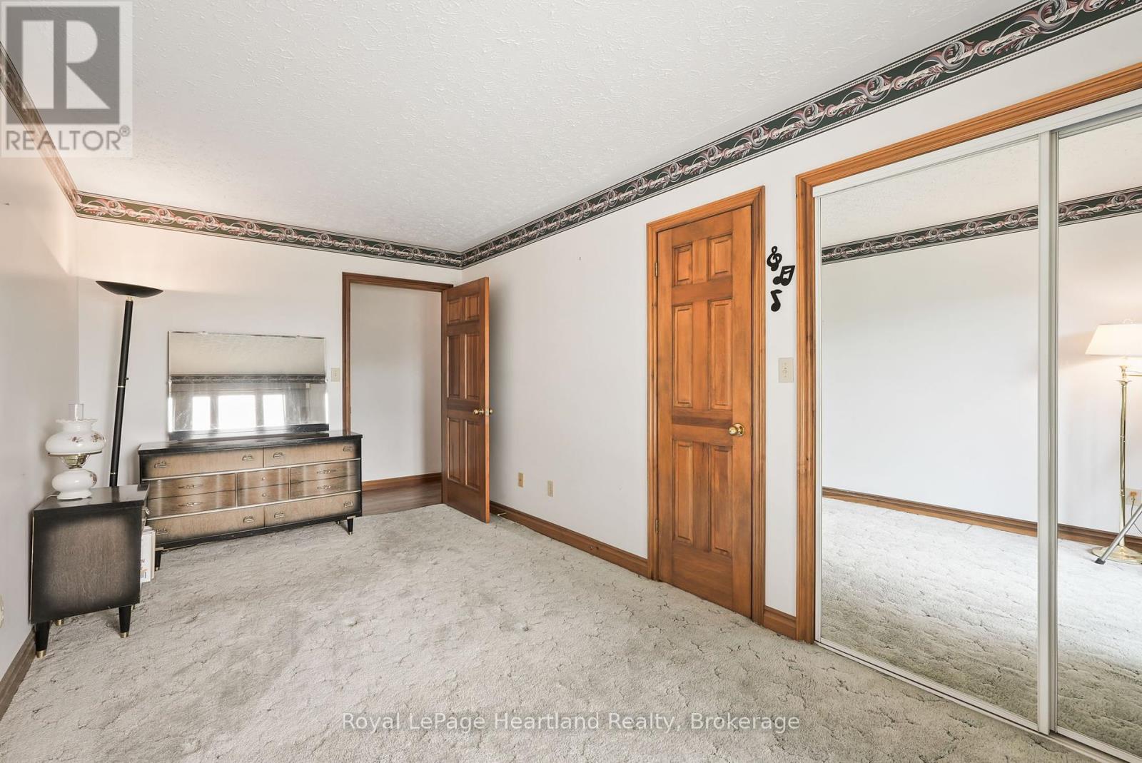 23 Mill Street E, Minto, Ontario  N0G 1M0 - Photo 20 - X12333017