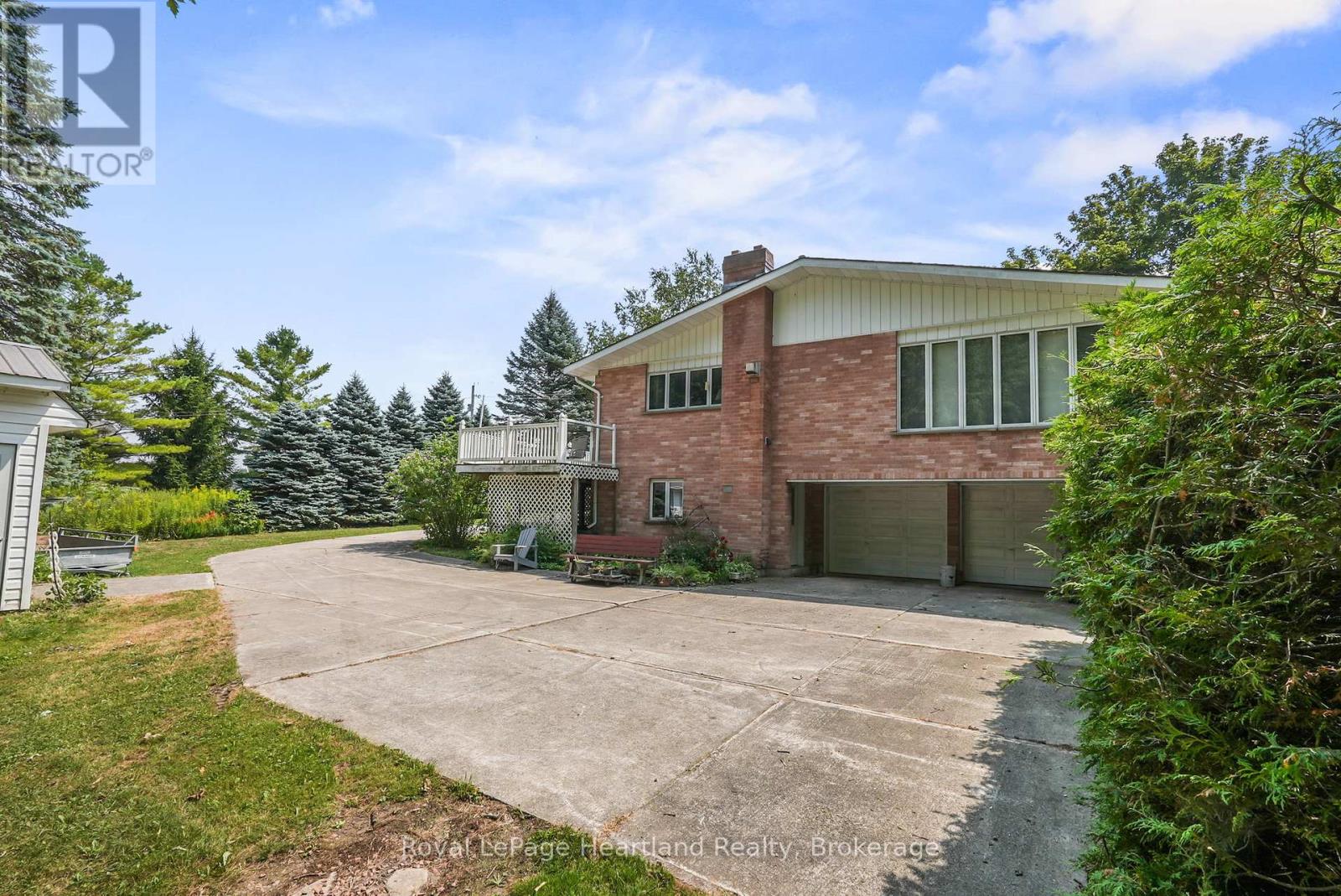 23 Mill Street E, Minto, Ontario  N0G 1M0 - Photo 32 - X12333017