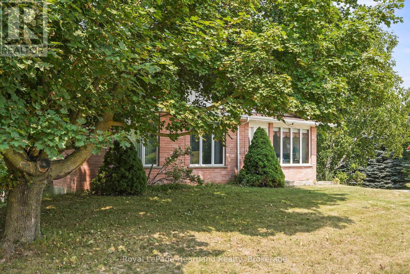 23 Mill Street E, Minto, Ontario  N0G 1M0 - Photo 41 - X12333017