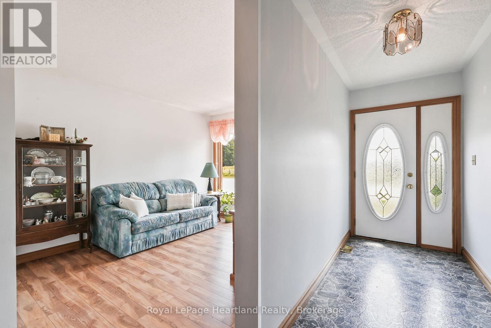23 Mill Street E, Minto, Ontario  N0G 1M0 - Photo 9 - X12333017