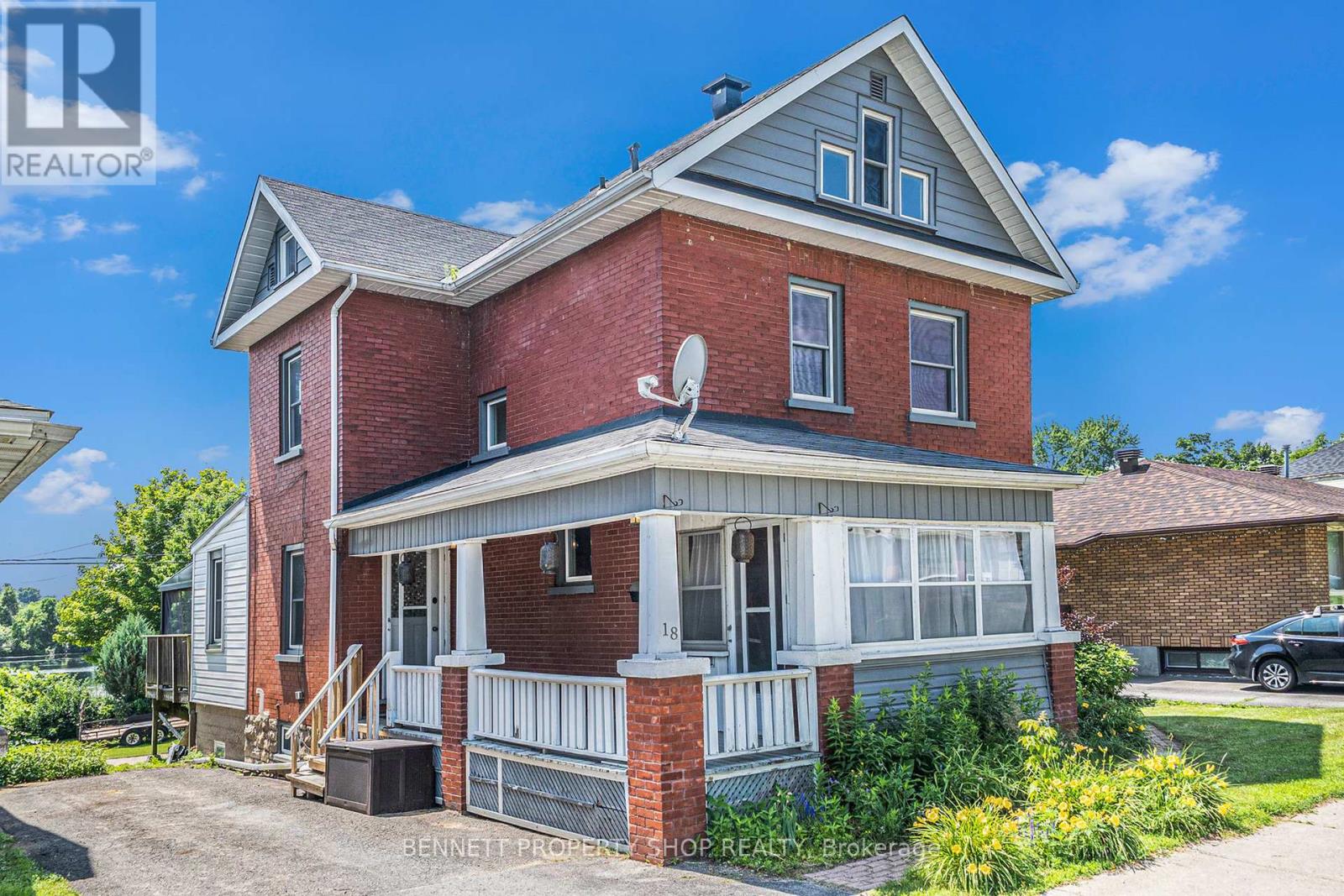 Property at 18 QUEEN STREET image 2