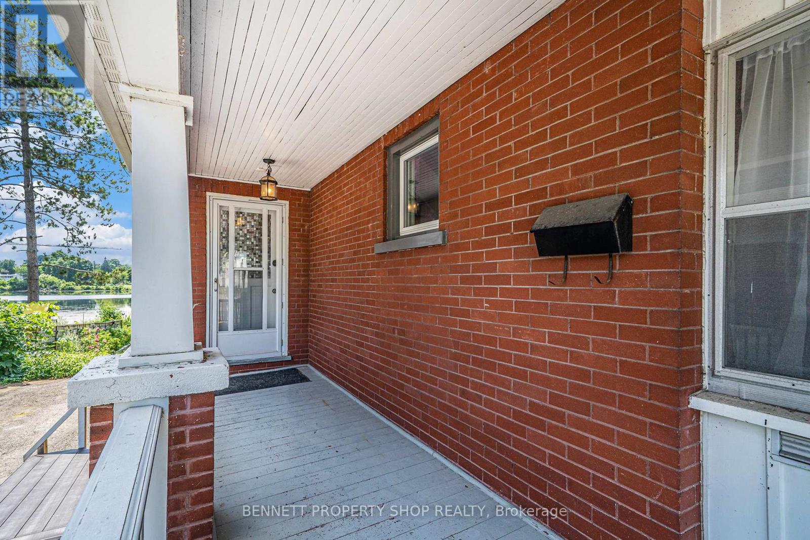 Property at 18 QUEEN STREET image 3