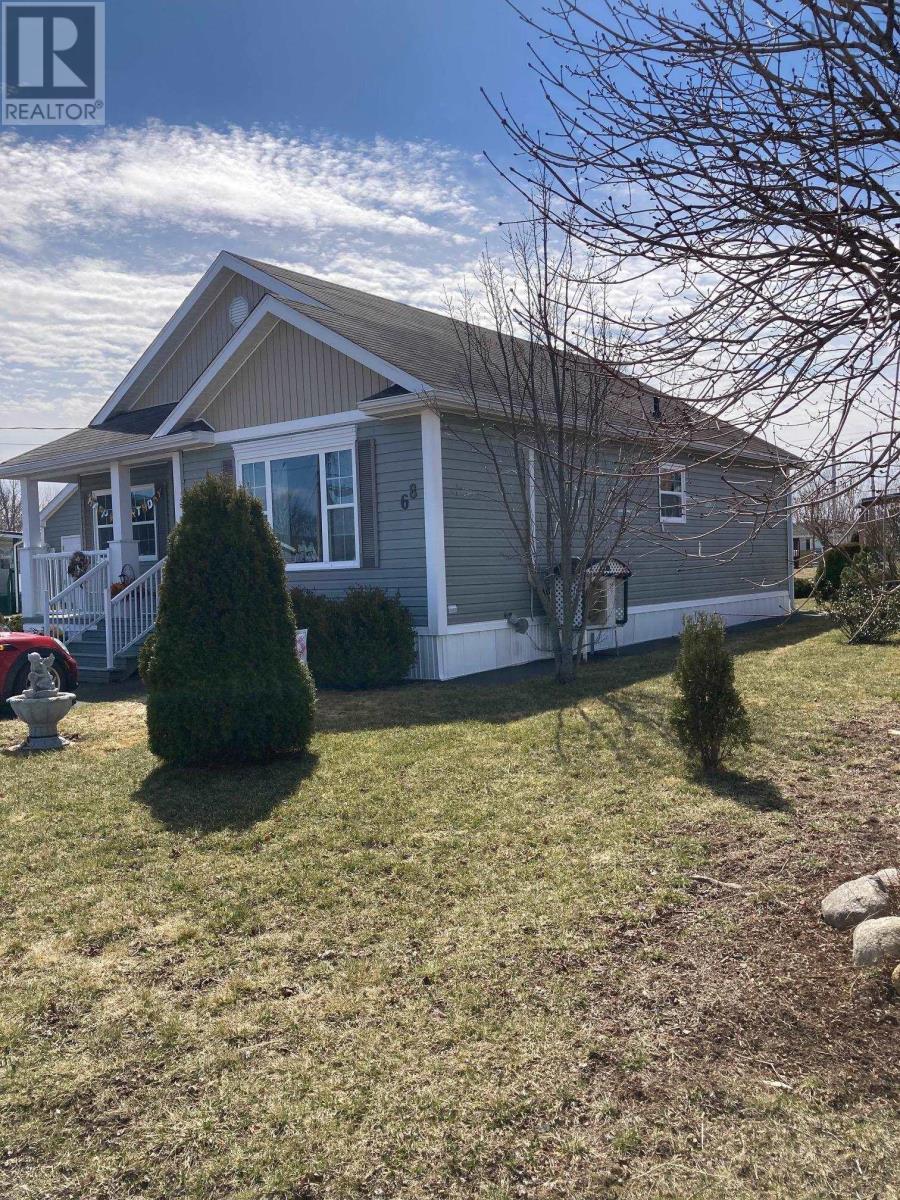 68 Sherbrooke Avenue, Lahave Heights 1, Bridgewater, Nova Scotia  B4V 4E7 - Photo 2 - 202506229