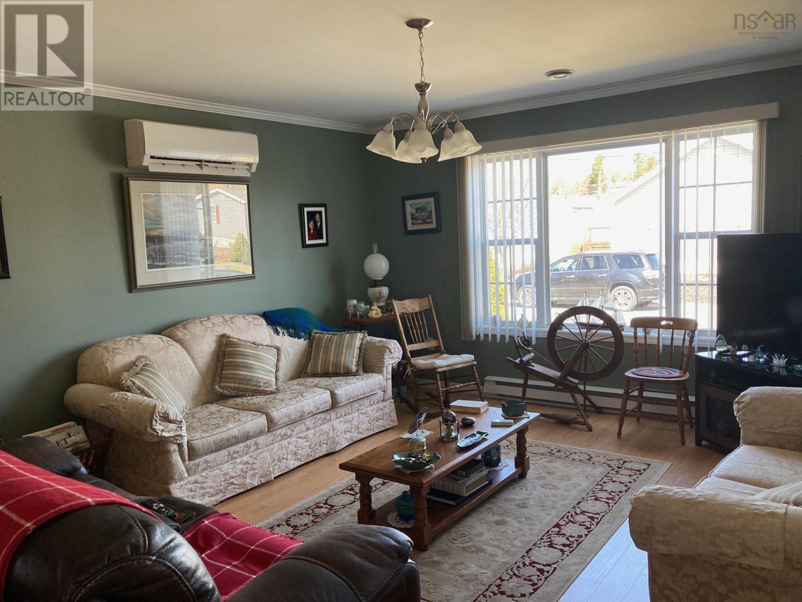 68 Sherbrooke Avenue, Lahave Heights 1, Bridgewater, Nova Scotia  B4V 4E7 - Photo 9 - 202506229