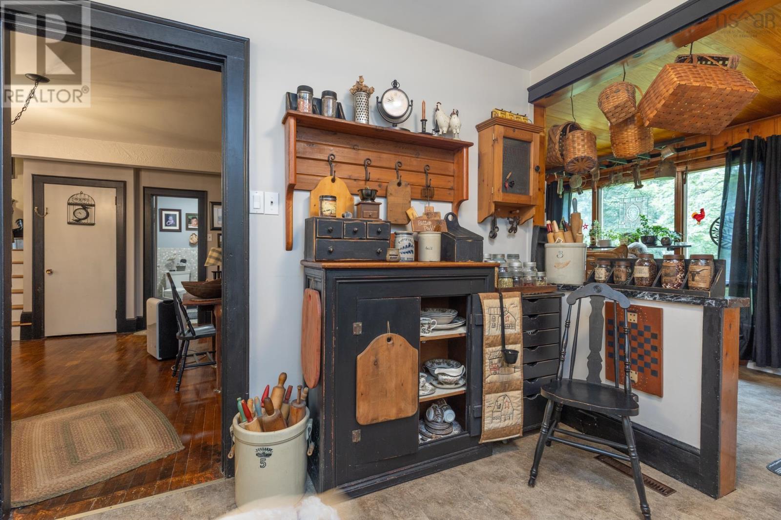 11 Highland Avenue, Yarmouth, Nova Scotia  B5A 2A3 - Photo 8 - 202519252