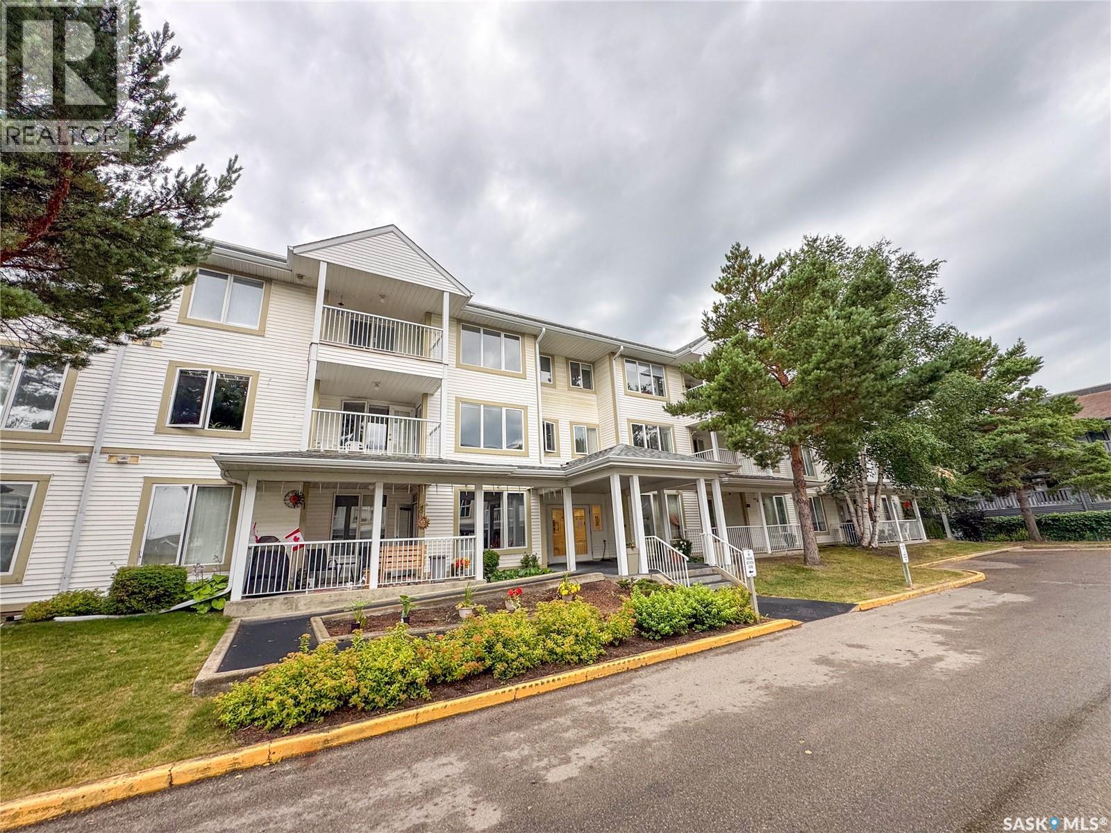 215 305 34th STREET W, Prince Albert, Saskatchewan