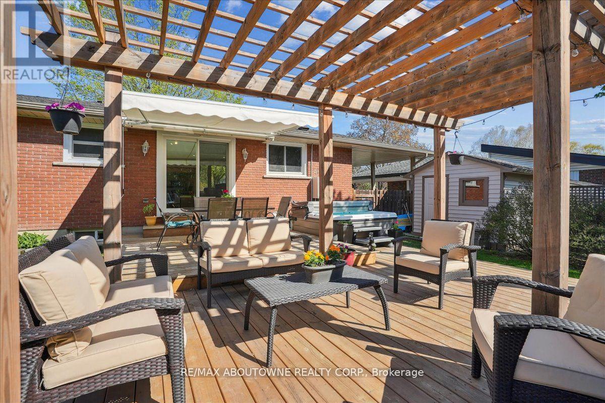 Property at 40 AUTUMN LEAF ROAD image 5