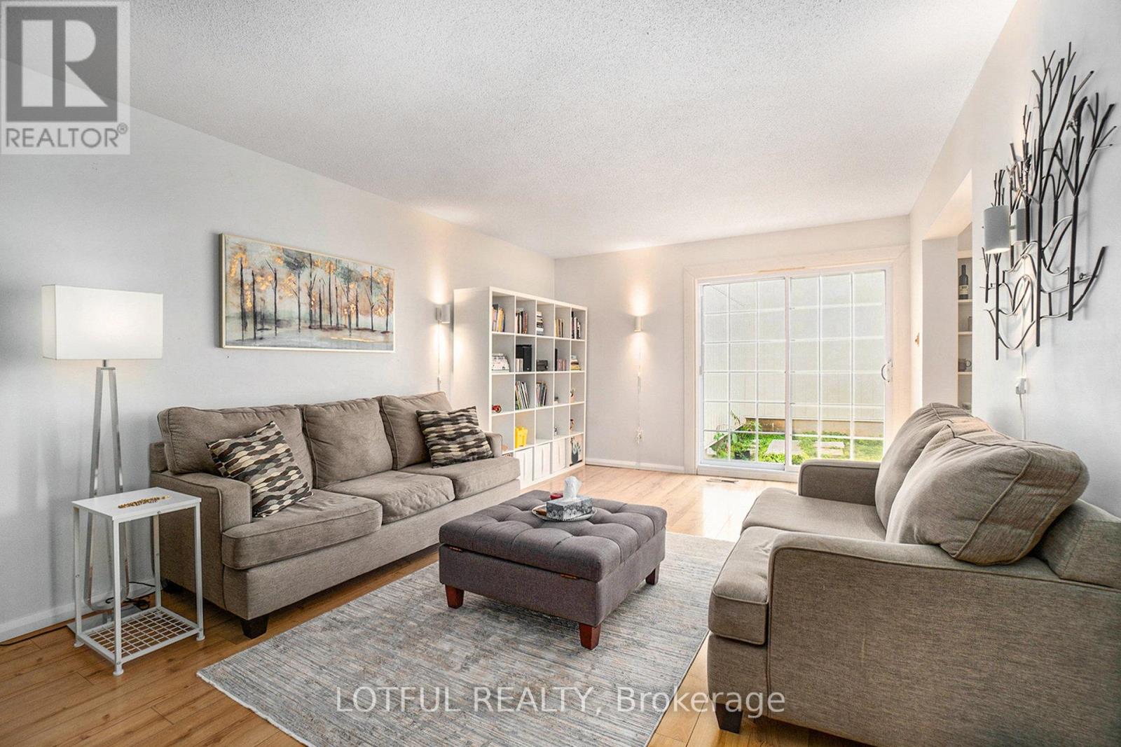 Property at 427 KINTYRE PRIVATE image 4