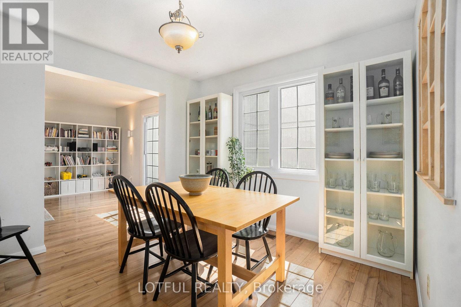 427 Kintyre Private, Ottawa, Ontario  K2C 3M9 - Photo 7 - X12333159