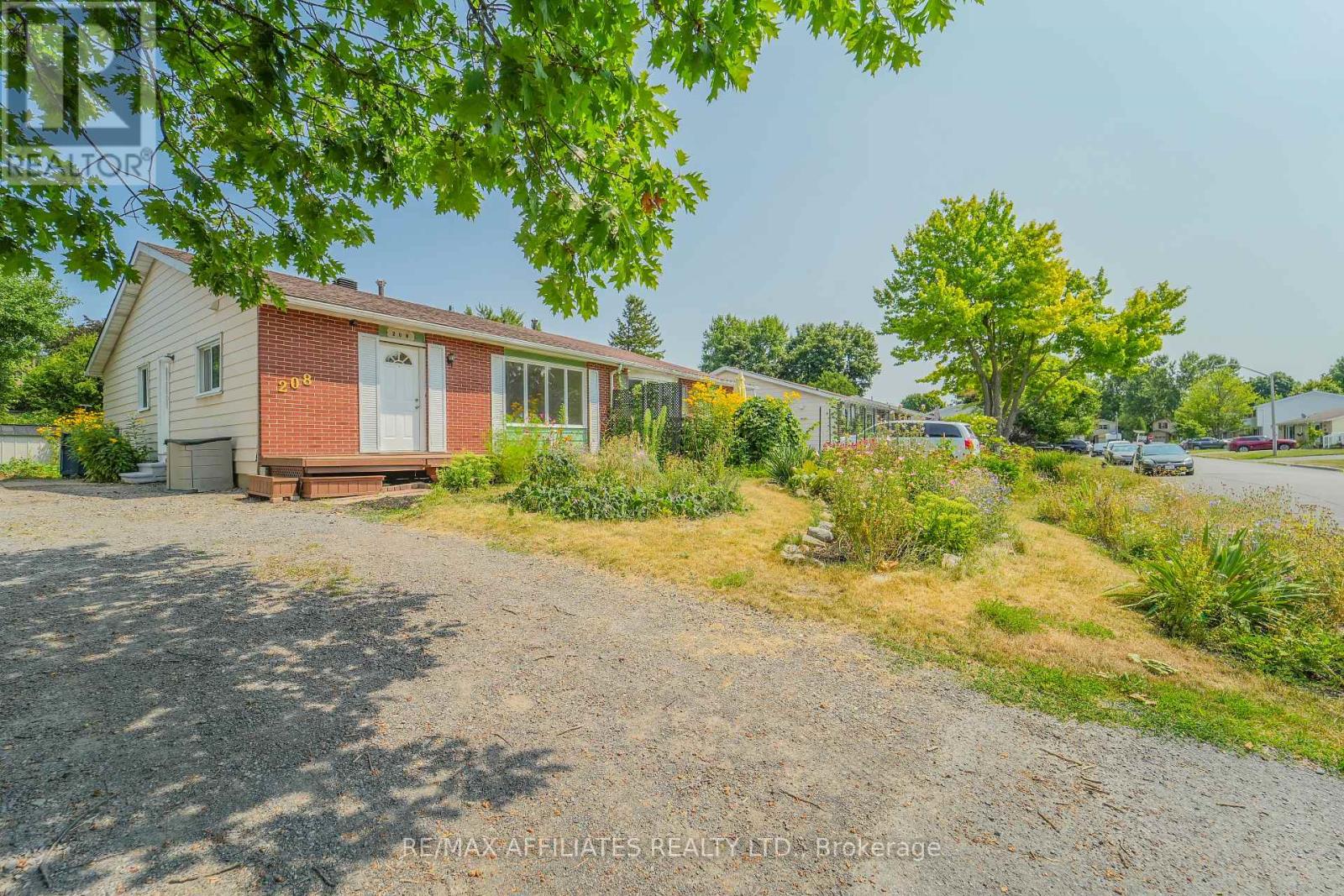 Property at 208 OLD COLONY ROAD E image 2