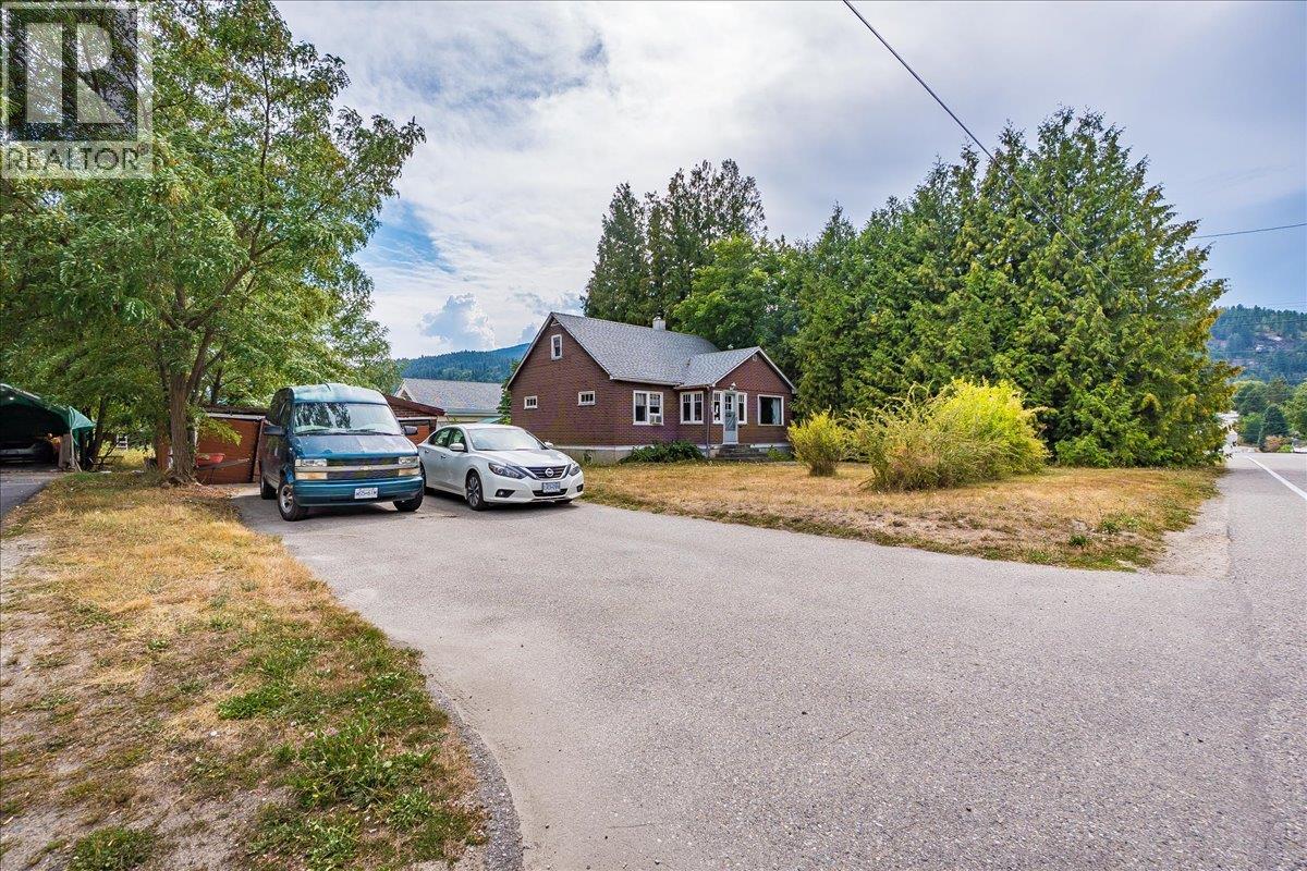 602 5th Street, castlegar, British Columbia