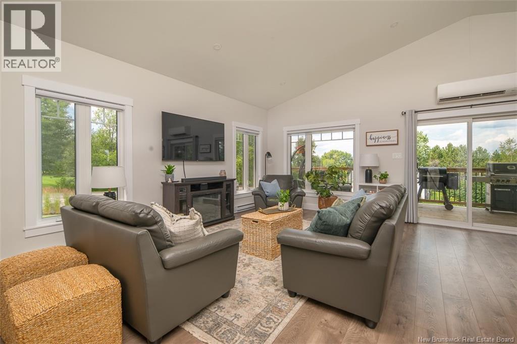 Property at 25 Scenic View Street image 3