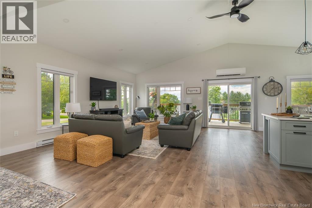 Property at 25 Scenic View Street image 4