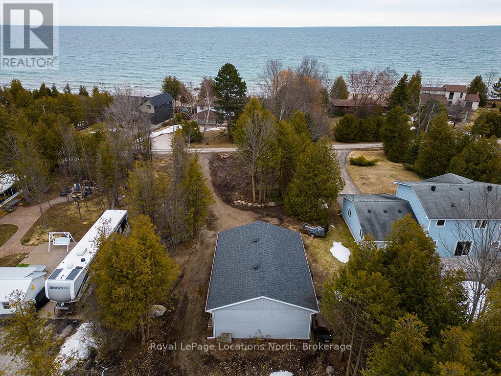 236 Lakeshore Road S, Meaford, Ontario  N4L 0A6 - Photo 11 - X12333156