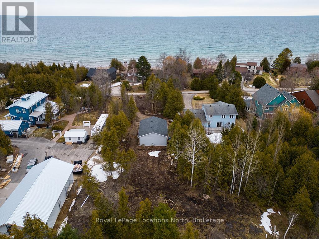236 Lakeshore Road S, Meaford, Ontario  N4L 0A6 - Photo 13 - X12333156
