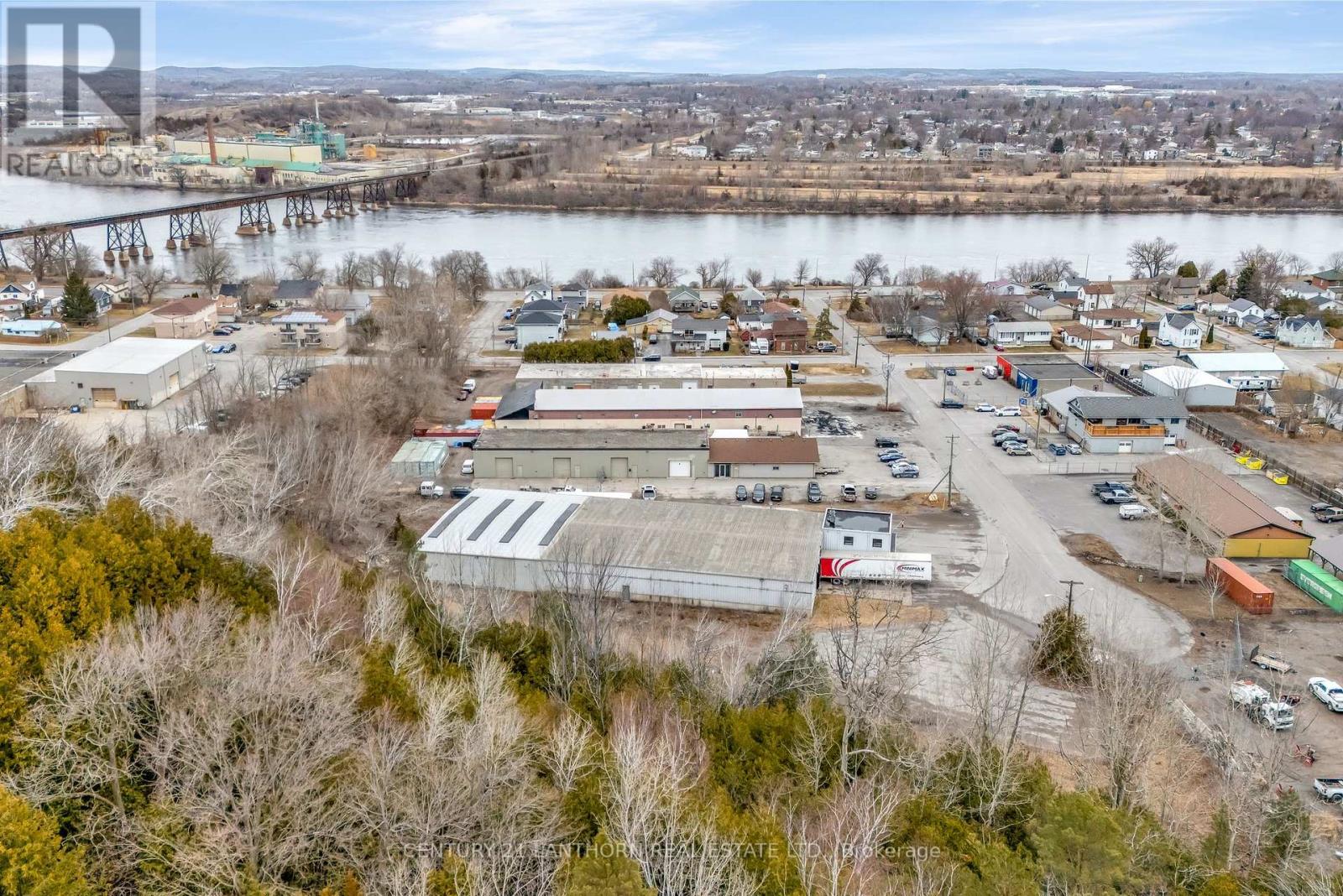 4 - 40 Gotha Street, Quinte West, Ontario K8V 6E1 - Photo 5 - X12333133