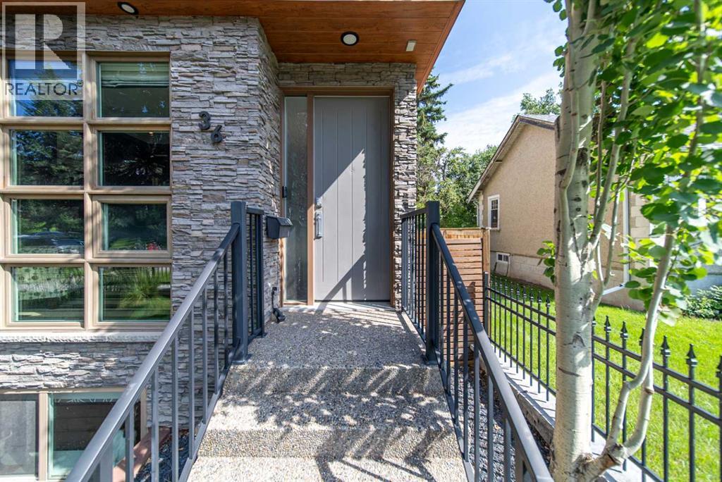 Property at 36 27 Avenue SW image 2
