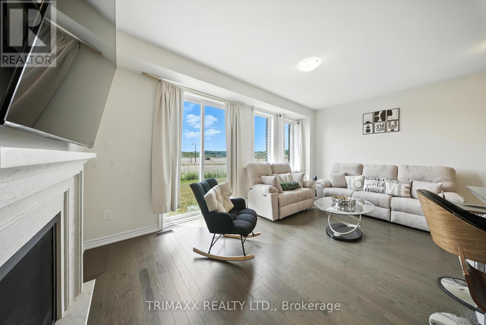 19 Molnar Crescent, Brantford, Ontario  N3T 0X3 - Photo 9 - X12317445