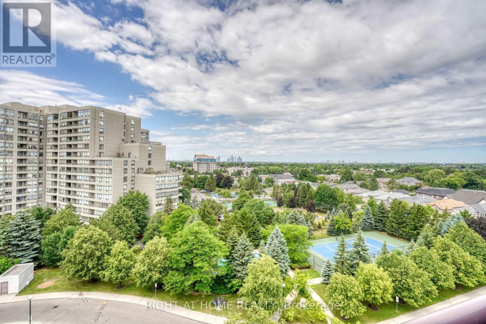 902 - 81 Townsgate Drive, Vaughan, Ontario  L4J 8E6 - Photo 9 - N12333024