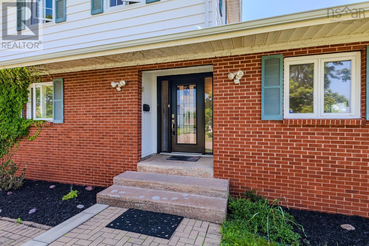 150 Lyman Street, Truro, Nova Scotia  B2N 4S4 - Photo 4 - 202516375