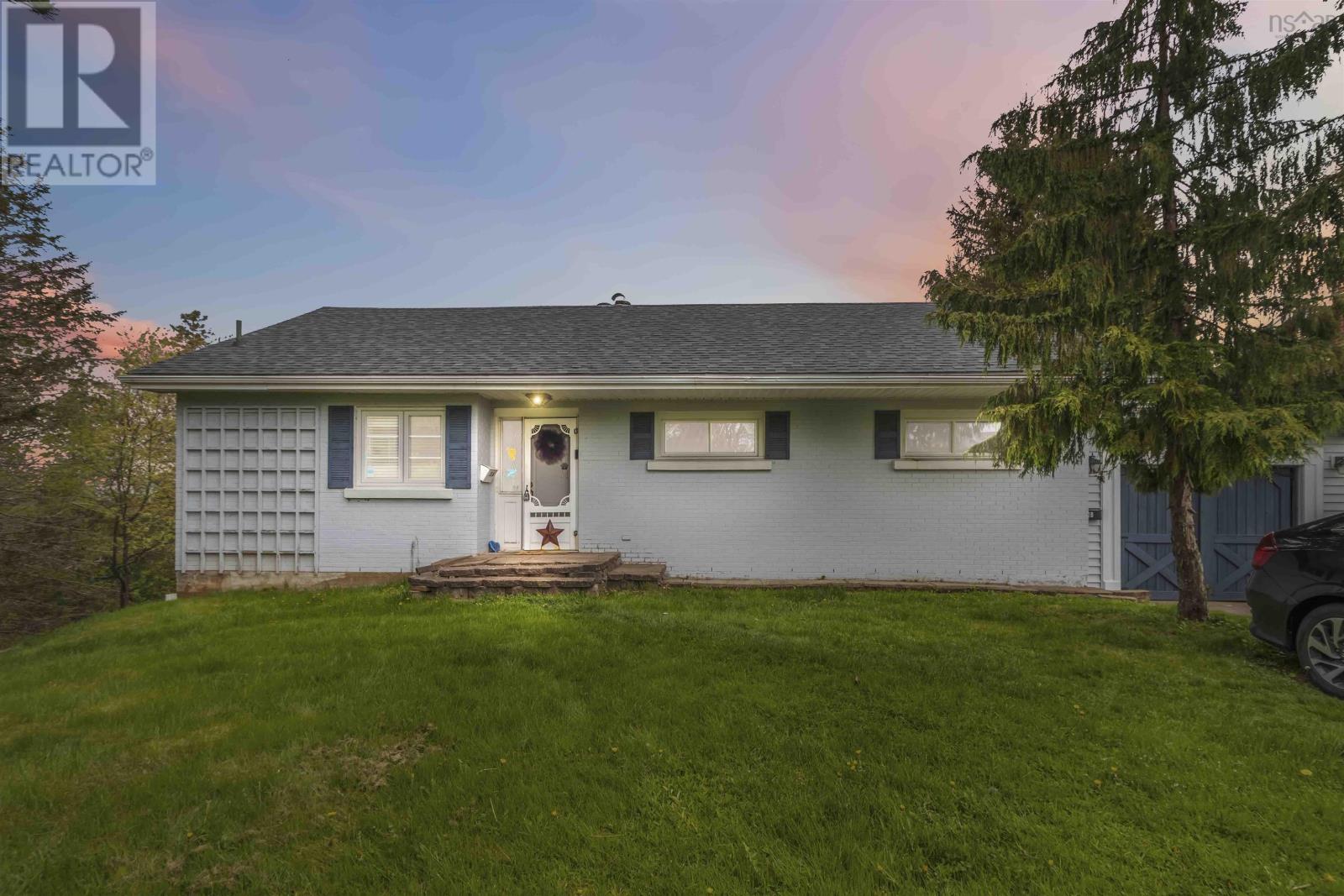 31 Beechwood Drive, Truro, Nova Scotia  B2N 1R3 - Photo 1 - 202512164