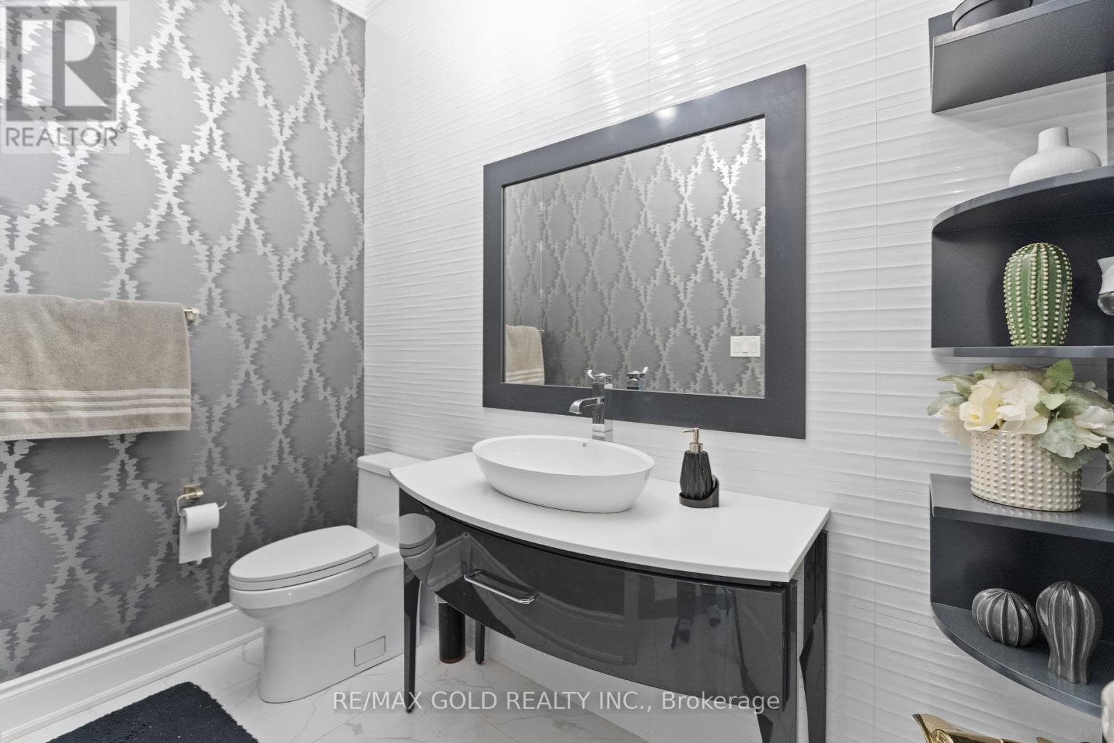 40 Autumn Olive Way, Brampton, Ontario  L6P 4Z3 - Photo 6 - W12333016