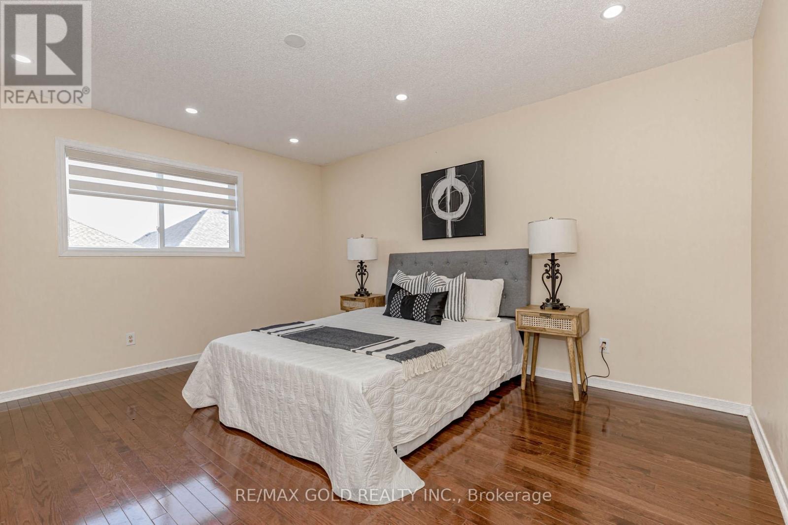 90 Tideland Drive, Brampton, Ontario  L7A 2V8 - Photo 14 - W12333107