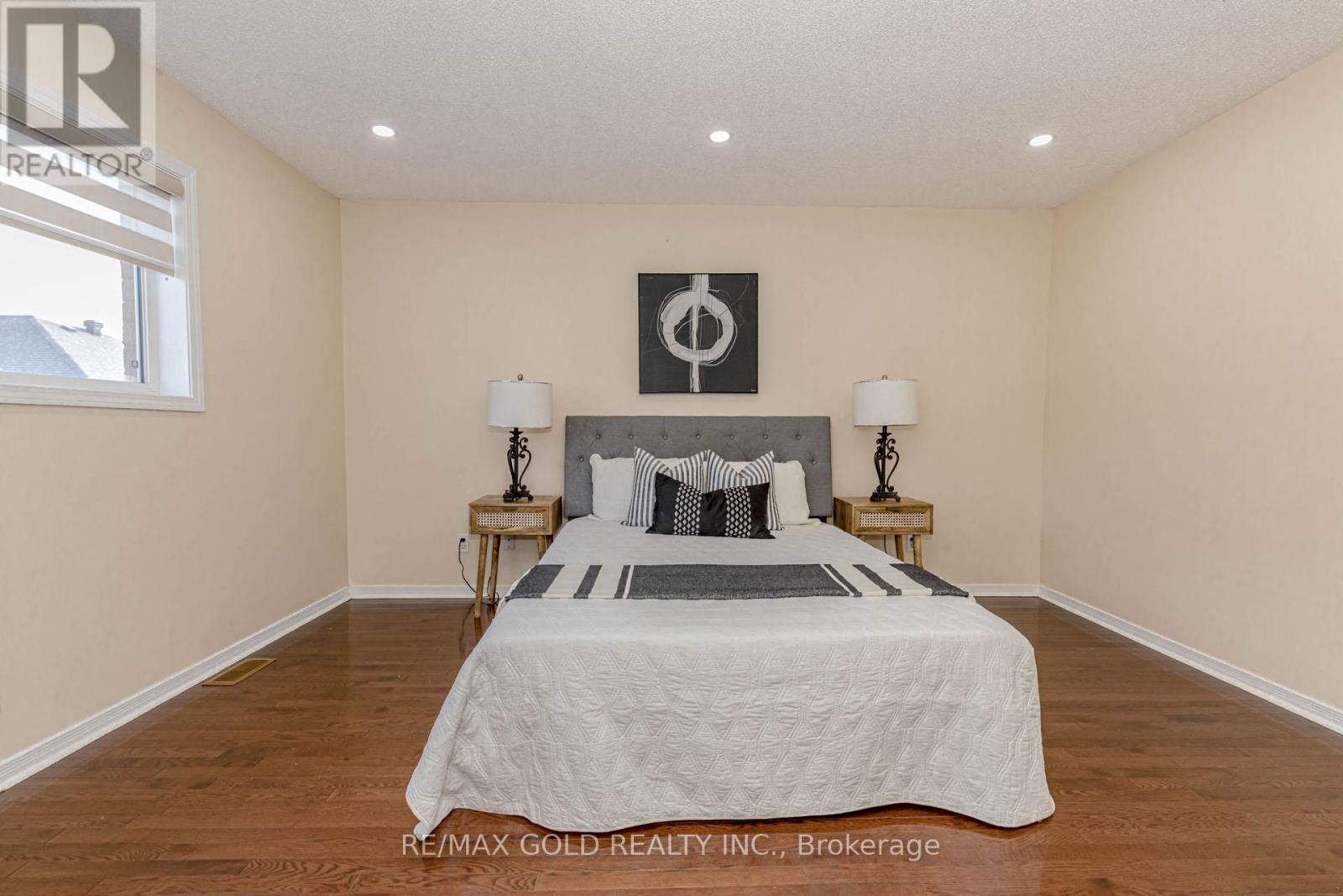 90 Tideland Drive, Brampton, Ontario  L7A 2V8 - Photo 17 - W12333107