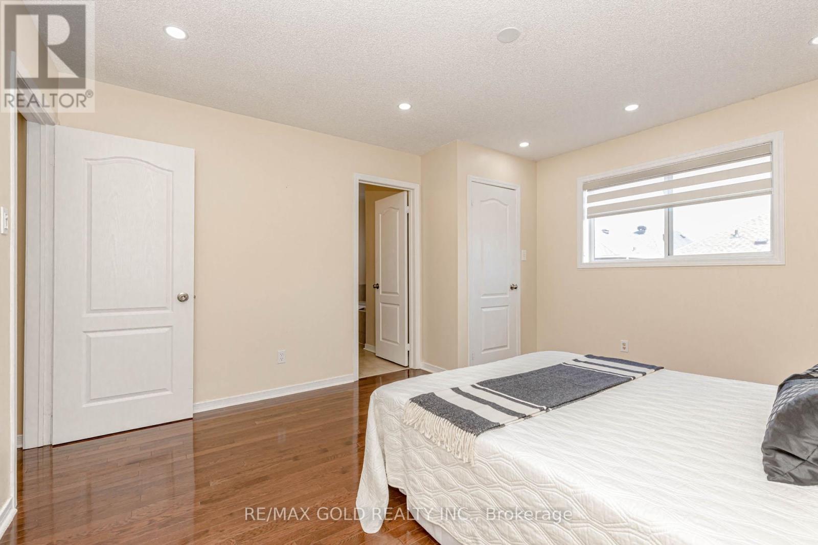 90 Tideland Drive, Brampton, Ontario  L7A 2V8 - Photo 18 - W12333107