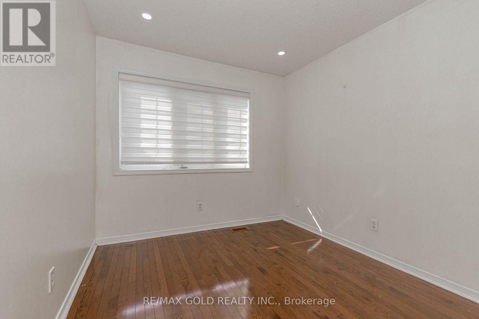 90 Tideland Drive, Brampton, Ontario  L7A 2V8 - Photo 22 - W12333107